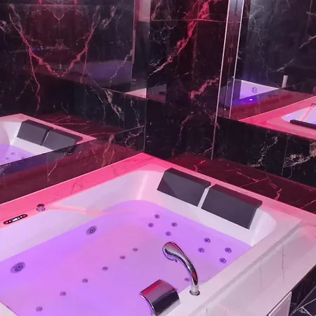 Apartament Z Jacuzzi Apartment *